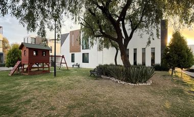 Casa Moderna En Venta y Renta Amueblada En Fraccionamiento Zona Cholula