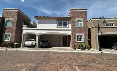 Casa en condominio en  renta, Portofino, Metepec, Estado de México