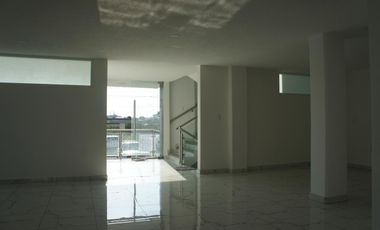 RENTA DE EDIFICIO COMERCIAL EN LLANO GRANDE METEPEC