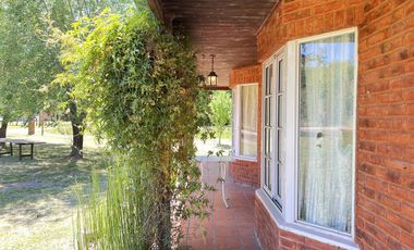 verdadero refugio de paz enclavado en un terreno de 1950m2 |La Araucaria|Salvador María