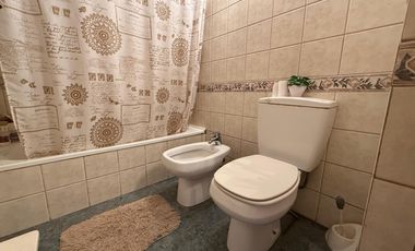 Casa Cinco Ambientes en Venta en Wilde