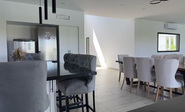 Casa en Venta- Barrio El Naudir-5 Ambientes-Pileta-Laguna-Losa radiante-Escobar