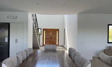 Casa en Venta- Barrio El Naudir-5 Ambientes-Pileta-Laguna-Losa radiante-Escobar