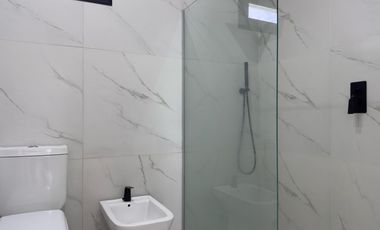 Casa en Venta- Barrio El Naudir-5 Ambientes-Pileta-Laguna-Losa radiante-Escobar