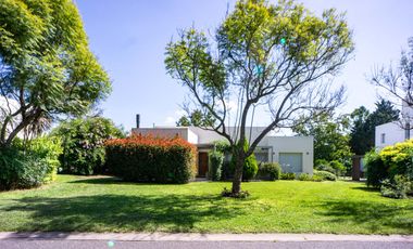 Casa 2 Dormitorios con posibilidad de ampliación Barrio Cerrado La Bahía Pueblo Esther