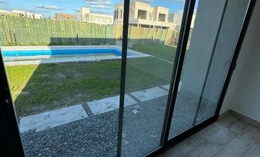 CASA EN VENTA  - 4AMB C/ PILETA - LAGOS DE CANNING 1 - CANNING