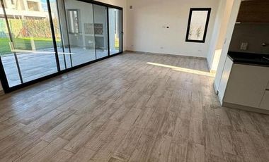 CASA EN VENTA  - 4AMB C/ PILETA - LAGOS DE CANNING 1 - CANNING