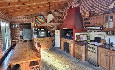 CASA EN EXCELENTE ESTADO!! EN SANTA TERESITA!