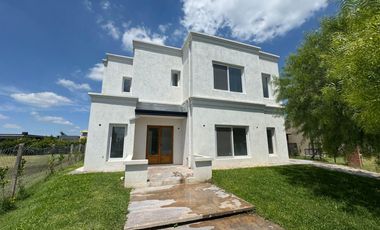 Casa en  Venta San Ramon - Pilar del Este