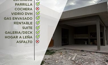 Casa a estrenar en Costa del Este - Calle Malvones e/ Pensamientos al 579