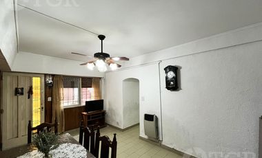 Departamento tipo PH. 3 ambientes-Patio-Lavadero.
