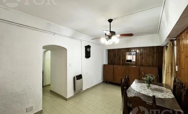 Departamento tipo PH. 3 ambientes-Patio-Lavadero.