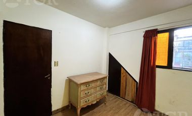 Departamento tipo PH. 3 ambientes-Patio-Lavadero.