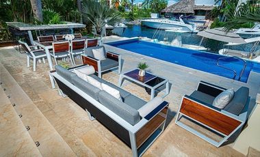 Casa en Venta Puerto Cancún Frente a Canal y con muelle