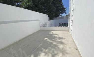 Venta  o Renta Casa sobre Avenida - Palmira Tinguindin, Cuernavaca Mor.