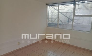 Casa con uso de suelo en Venta en Hacienda de Echegaray.