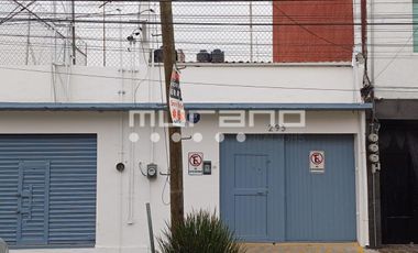 Casa con uso de suelo en Venta en Hacienda de Echegaray.