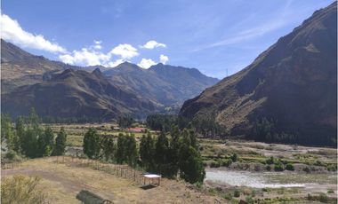 VENDO TERRENO DE 8000 M2 A PIE DE PISTA VALLE SAGRADO PISAC CUSCO PERU