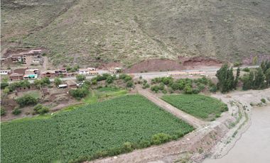 VENDO TERRENO DE 8000 M2 A PIE DE PISTA VALLE SAGRADO PISAC CUSCO PERU