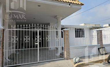 CASA AMUEBLADA EN RENTA DE UN PISO $15,500