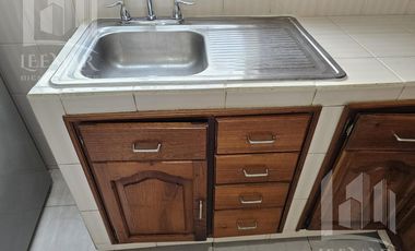 CASA AMUEBLADA EN RENTA DE UN PISO $15,500