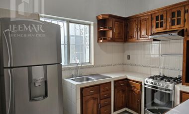 CASA AMUEBLADA EN RENTA DE UN PISO $15,500
