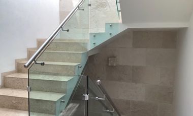 Casa en Venta o Renta con DOBLE Seguridad en Lomas de las Palmas