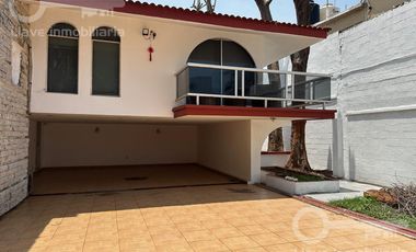 Casa amueblada en Venta y Renta en Av. López Mateo, Col. Petrolera, en Coatzacoalcos, Veracruz.