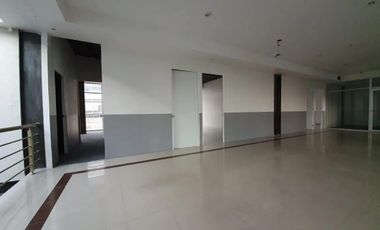 Edificio Comercial - Metepec