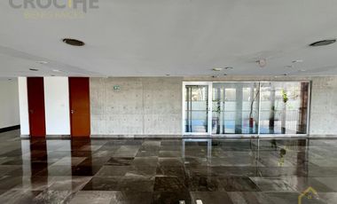Local en renta en edificio comercial 2do piso.