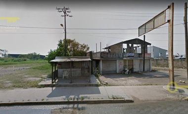 Terreno Comercial en Carretera Tansistmica, Col. Villas del Sur