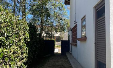 RENTA DE CASA EN FRACCIONAMIENTO CLUB DE GOLF LOS ENCINOS EN LERMA