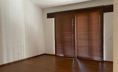 RENTA DE CASA EN FRACCIONAMIENTO CLUB DE GOLF LOS ENCINOS EN LERMA
