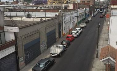 VENTA DE EDIFICIO, MUY COMERCIAL, CÉNTRICO