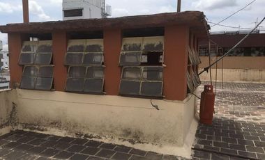 VENTA DE EDIFICIO, MUY COMERCIAL, CÉNTRICO
