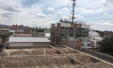 VENTA DE EDIFICIO, MUY COMERCIAL, CÉNTRICO