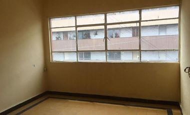 VENTA DE EDIFICIO, MUY COMERCIAL, CÉNTRICO