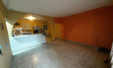 CASA VENTA CON LOCALES COMERCIALES LAS PUENTES SAN NICOLAS