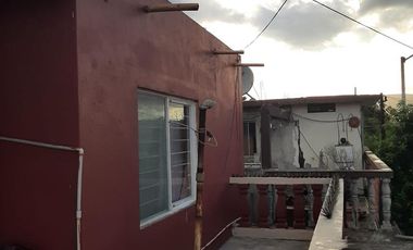CASA VENTA CON LOCALES COMERCIALES LAS PUENTES SAN NICOLAS