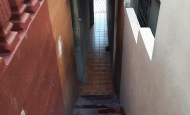 CASA VENTA CON LOCALES COMERCIALES LAS PUENTES SAN NICOLAS