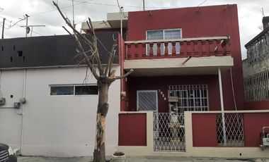 CASA VENTA CON LOCALES COMERCIALES LAS PUENTES SAN NICOLAS