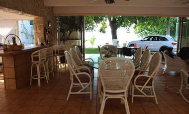 CASA CON CANCHA DE TENIS EN VENTA TEQUES