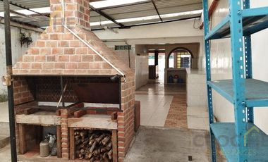 Local comercial en av. Américas colonia José Cardel