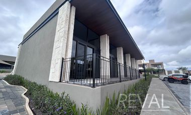 Casa a estrenar en Venta en Campanario Norte