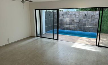 Casa en venta en Cancún, Quintana Roo en Residencial Aqua sobre avenida Huayacan