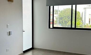 Casa en venta en Cancún, Quintana Roo en Residencial Aqua sobre avenida Huayacan