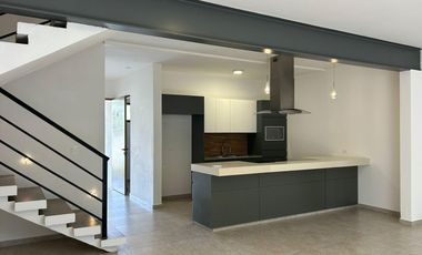 Casa en venta en Cancún, Quintana Roo en Residencial Aqua sobre avenida Huayacan