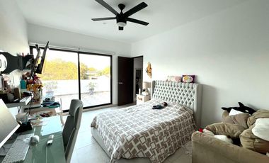 Venta Casa de 4 recámaras y Paneles Solares en Privada con Amenidades