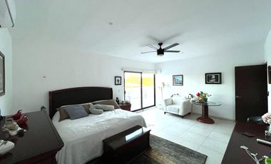 Venta Casa de 4 recámaras y Paneles Solares en Privada con Amenidades