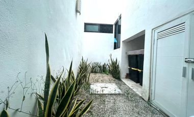 Venta Casa de 4 recámaras y Paneles Solares en Privada con Amenidades